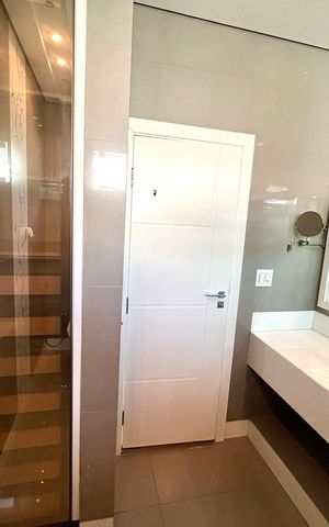 Casa para alugar com 1600m², 5 quartos e 7 vagas Casa para alugar com 1600m², 5 quartos e 7 vagasBanheiro da Suíte 4