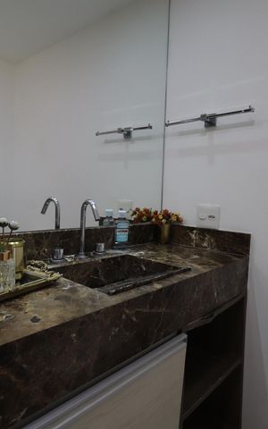 Apartamento à venda com 105m², 2 quartos e 2 vagasBanheiro da Suíte 1