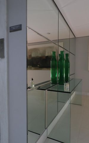 Apartamento à venda com 105m², 2 quartos e 2 vagasHall social