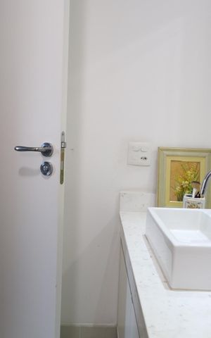 Apartamento à venda com 105m², 2 quartos e 2 vagasBanheiro da Suíte 2