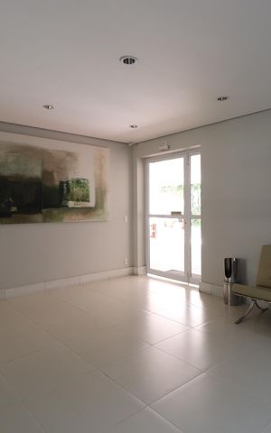 Apartamento à venda com 105m², 2 quartos e 2 vagasHall social