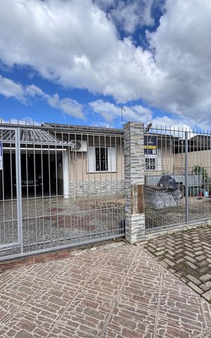 Casa à venda com 110m², 3 quartos e 2 vagasFachada