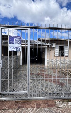 Casa à venda com 110m², 3 quartos e 2 vagasFachada