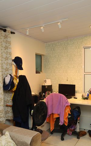 Casa à venda com 200m², 3 quartos e 2 vagasSuíte