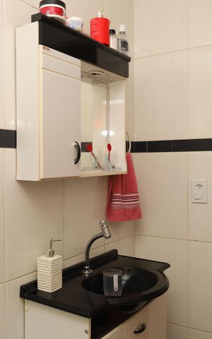 Casa à venda com 200m², 3 quartos e 2 vagasBanheiro 1