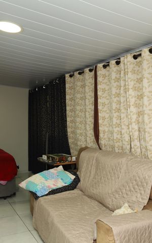 Casa à venda com 200m², 3 quartos e 2 vagasSuíte