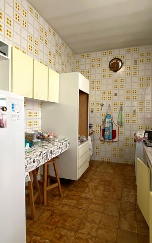 Casa à venda com 315m², 4 quartos e 4 vagas Casa à venda com 315m², 4 quartos e 4 vagasCozinha