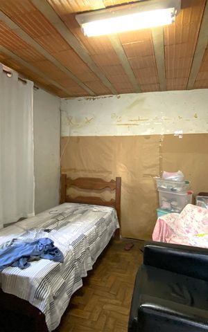 Casa à venda com 315m², 4 quartos e 4 vagas Casa à venda com 315m², 4 quartos e 4 vagasQuarto de Serviço
