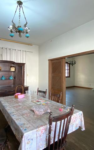 Casa à venda com 315m², 4 quartos e 4 vagas Casa à venda com 315m², 4 quartos e 4 vagasSala 2