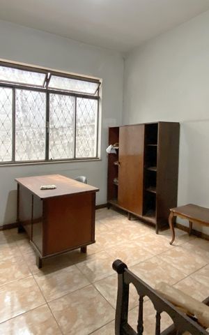 Casa à venda com 315m², 4 quartos e 4 vagas Casa à venda com 315m², 4 quartos e 4 vagasQuarto 1