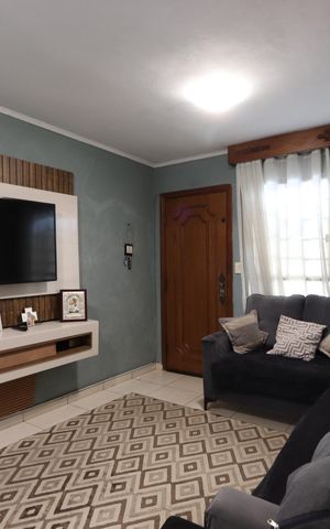 Casa à venda com 120m², 2 quartos e 2 vagasSala