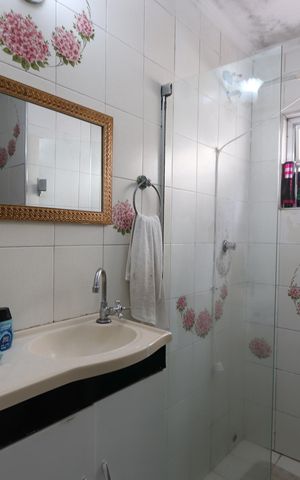Casa à venda com 120m², 2 quartos e 2 vagasBanheiro 1