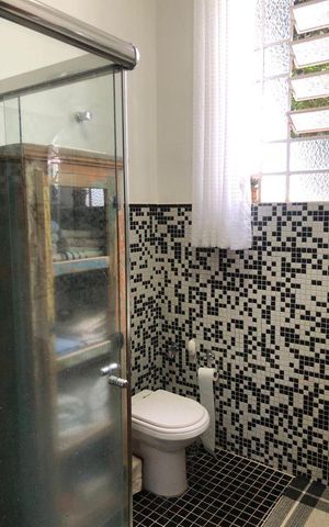 Casa à venda com 386m², 5 quartos e 5 vagasBanheiro