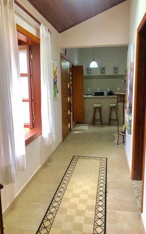 Casa à venda com 386m², 5 quartos e 5 vagasSala