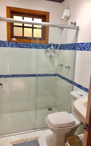 Casa à venda com 386m², 5 quartos e 5 vagasBanheiro