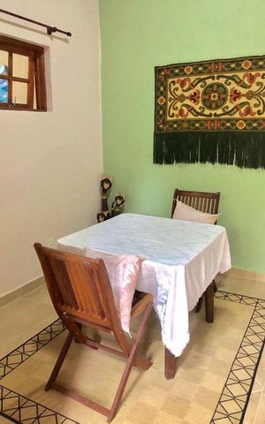 Casa à venda com 386m², 5 quartos e 5 vagasSala