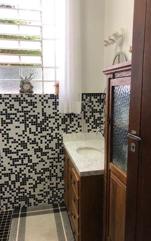 Casa à venda com 386m², 5 quartos e 5 vagasBanheiro
