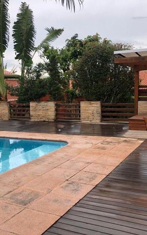 Casa à venda com 386m², 5 quartos e 5 vagasÁrea Externa