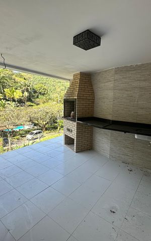 Casa à venda com 173m², 3 quartos e sem vaga