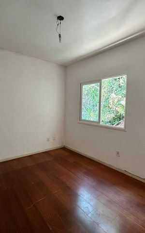 Casa à venda com 173m², 3 quartos e sem vaga Casa à venda com 173m², 3 quartos e sem vagaSala