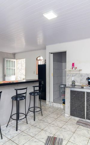 Casa à venda com 288m², 4 quartos e 2 vagas Casa à venda com 288m², 4 quartos e 2 vagasCozinha