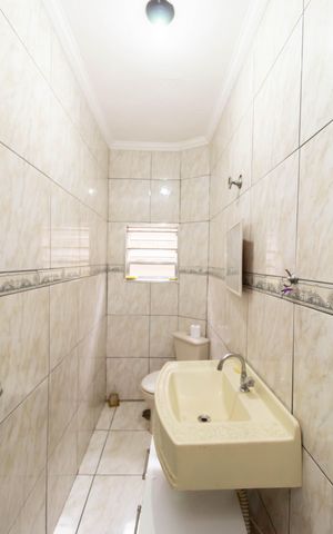 Casa à venda com 288m², 4 quartos e 2 vagas Casa à venda com 288m², 4 quartos e 2 vagasLavabo