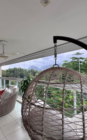Apartamento para alugar com 227m², 3 quartos e 2 vagas Apartamento para alugar com 227m², 3 quartos e 2 vagasVaranda