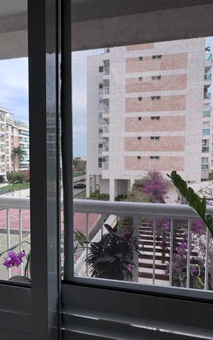 Apartamento para alugar com 227m², 3 quartos e 2 vagas Apartamento para alugar com 227m², 3 quartos e 2 vagasCozinha