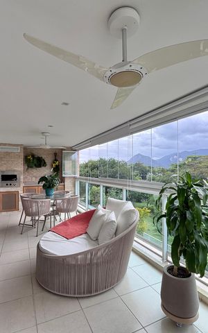Apartamento para alugar com 227m², 3 quartos e 2 vagas Apartamento para alugar com 227m², 3 quartos e 2 vagasVaranda