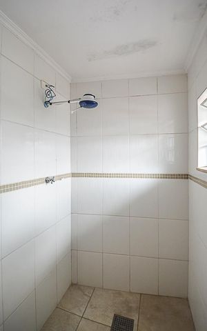 Casa à venda com 224m², 4 quartos e 2 vagas Casa à venda com 224m², 4 quartos e 2 vagasBanheiro da Suíte 2