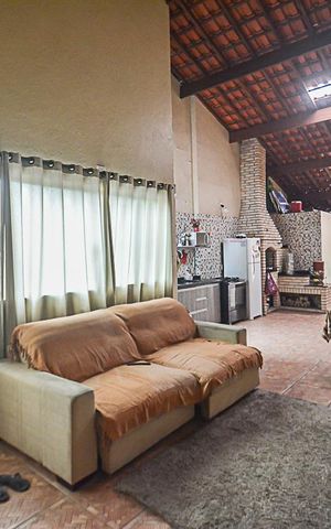Casa à venda com 224m², 4 quartos e 2 vagas Casa à venda com 224m², 4 quartos e 2 vagasChurrasqueira