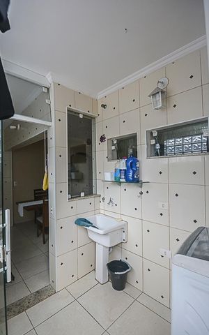 Casa à venda com 224m², 4 quartos e 2 vagas Casa à venda com 224m², 4 quartos e 2 vagasÁrea de Serviço