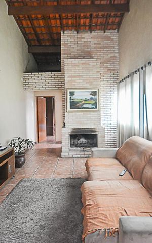 Casa à venda com 224m², 4 quartos e 2 vagas Casa à venda com 224m², 4 quartos e 2 vagasChurrasqueira