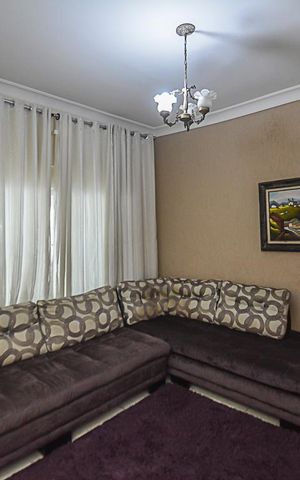 Casa à venda com 224m², 4 quartos e 2 vagas Casa à venda com 224m², 4 quartos e 2 vagasSala