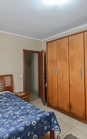 Casa à venda com 224m², 4 quartos e 2 vagas Casa à venda com 224m², 4 quartos e 2 vagasQuarto Suíte