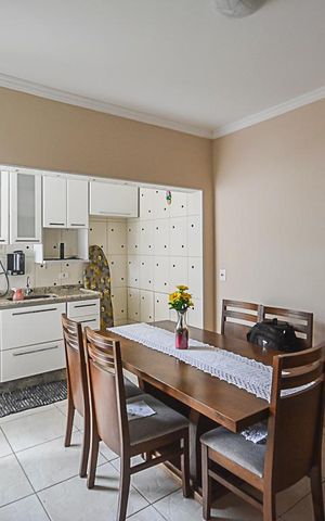 Casa à venda com 224m², 4 quartos e 2 vagas Casa à venda com 224m², 4 quartos e 2 vagasCozinha
