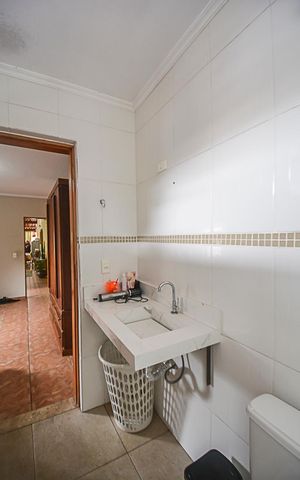 Casa à venda com 224m², 4 quartos e 2 vagas Casa à venda com 224m², 4 quartos e 2 vagasBanheiro da Suíte 2
