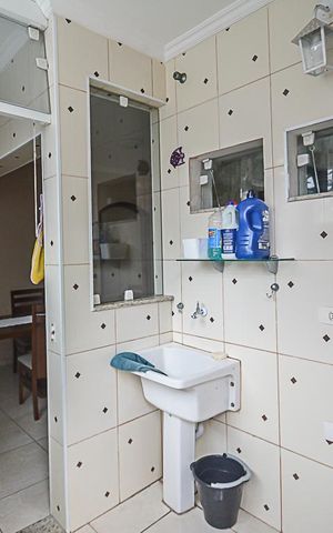 Casa à venda com 224m², 4 quartos e 2 vagas Casa à venda com 224m², 4 quartos e 2 vagasÁrea de Serviço