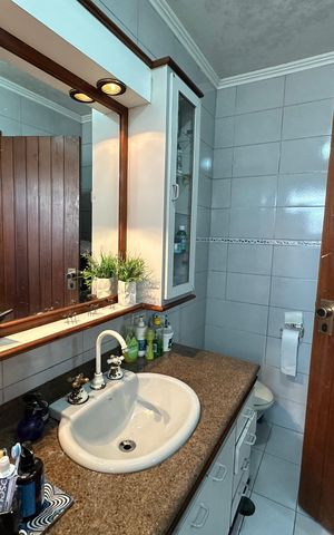 Casa à venda com 238m², 5 quartos e 3 vagas Casa à venda com 238m², 5 quartos e 3 vagasBanheiro da Suíte 2