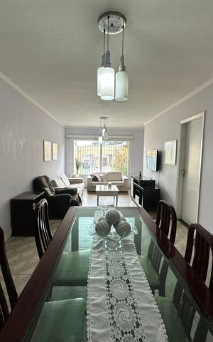 Casa à venda com 238m², 5 quartos e 3 vagas Casa à venda com 238m², 5 quartos e 3 vagasSala de Jantar