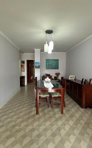Casa à venda com 238m², 5 quartos e 3 vagas Casa à venda com 238m², 5 quartos e 3 vagasSala de Jantar