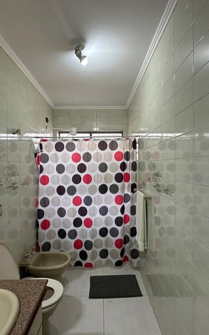 Casa à venda com 238m², 5 quartos e 3 vagas Casa à venda com 238m², 5 quartos e 3 vagasBanheiro da Suíte 1