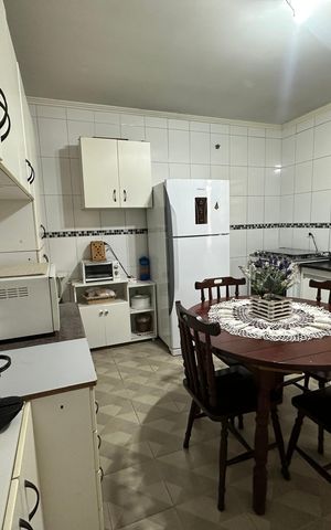 Casa à venda com 238m², 5 quartos e 3 vagas Casa à venda com 238m², 5 quartos e 3 vagasCozinha