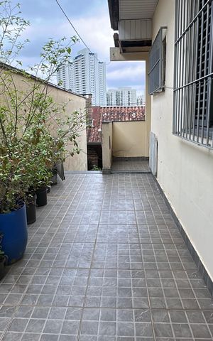 Casa à venda com 238m², 5 quartos e 3 vagas Casa à venda com 238m², 5 quartos e 3 vagasQuintal