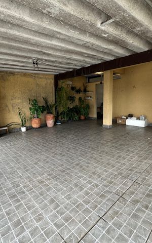 Casa à venda com 238m², 5 quartos e 3 vagas Casa à venda com 238m², 5 quartos e 3 vagasGaragem