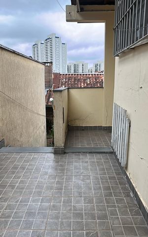 Casa à venda com 238m², 5 quartos e 3 vagas Casa à venda com 238m², 5 quartos e 3 vagasQuintal