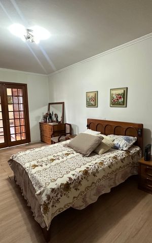 Casa à venda com 238m², 5 quartos e 3 vagas Casa à venda com 238m², 5 quartos e 3 vagasSuíte 1