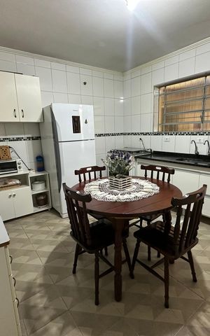 Casa à venda com 238m², 5 quartos e 3 vagas Casa à venda com 238m², 5 quartos e 3 vagasCozinha