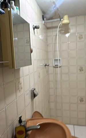 Casa à venda com 238m², 5 quartos e 3 vagas Casa à venda com 238m², 5 quartos e 3 vagasBanheiro de Serviço