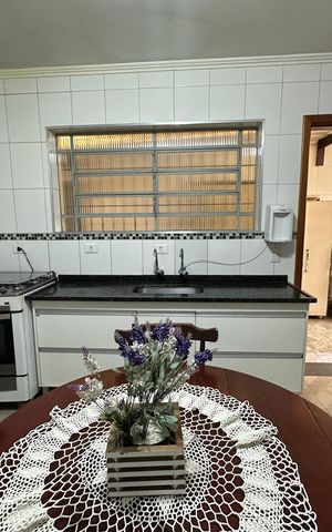 Casa à venda com 238m², 5 quartos e 3 vagas Casa à venda com 238m², 5 quartos e 3 vagasCozinha